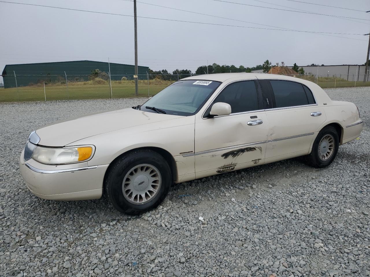 2000 Lincoln Town Car
