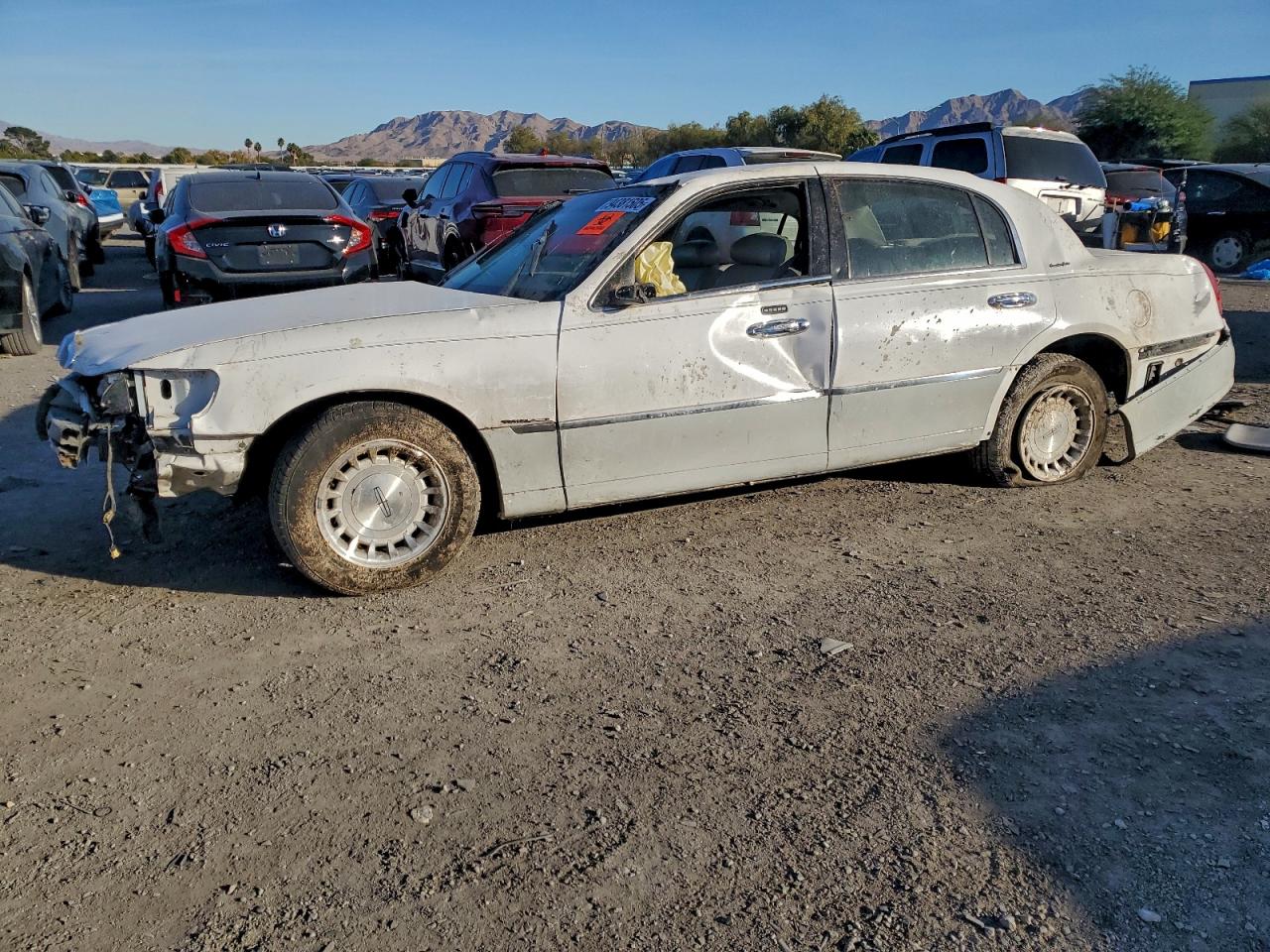 2000 Lincoln Town Car