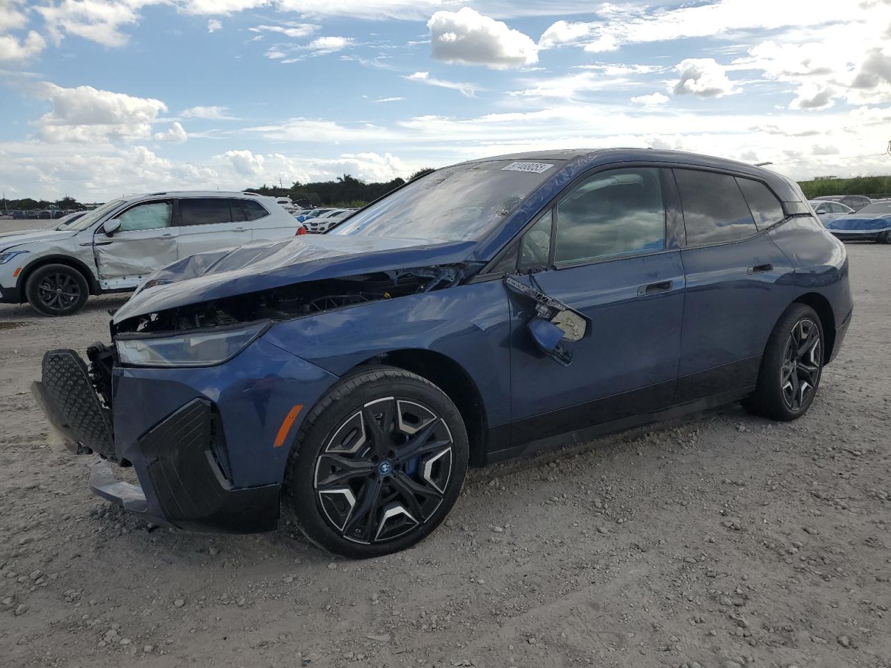 2025 BMW iX
