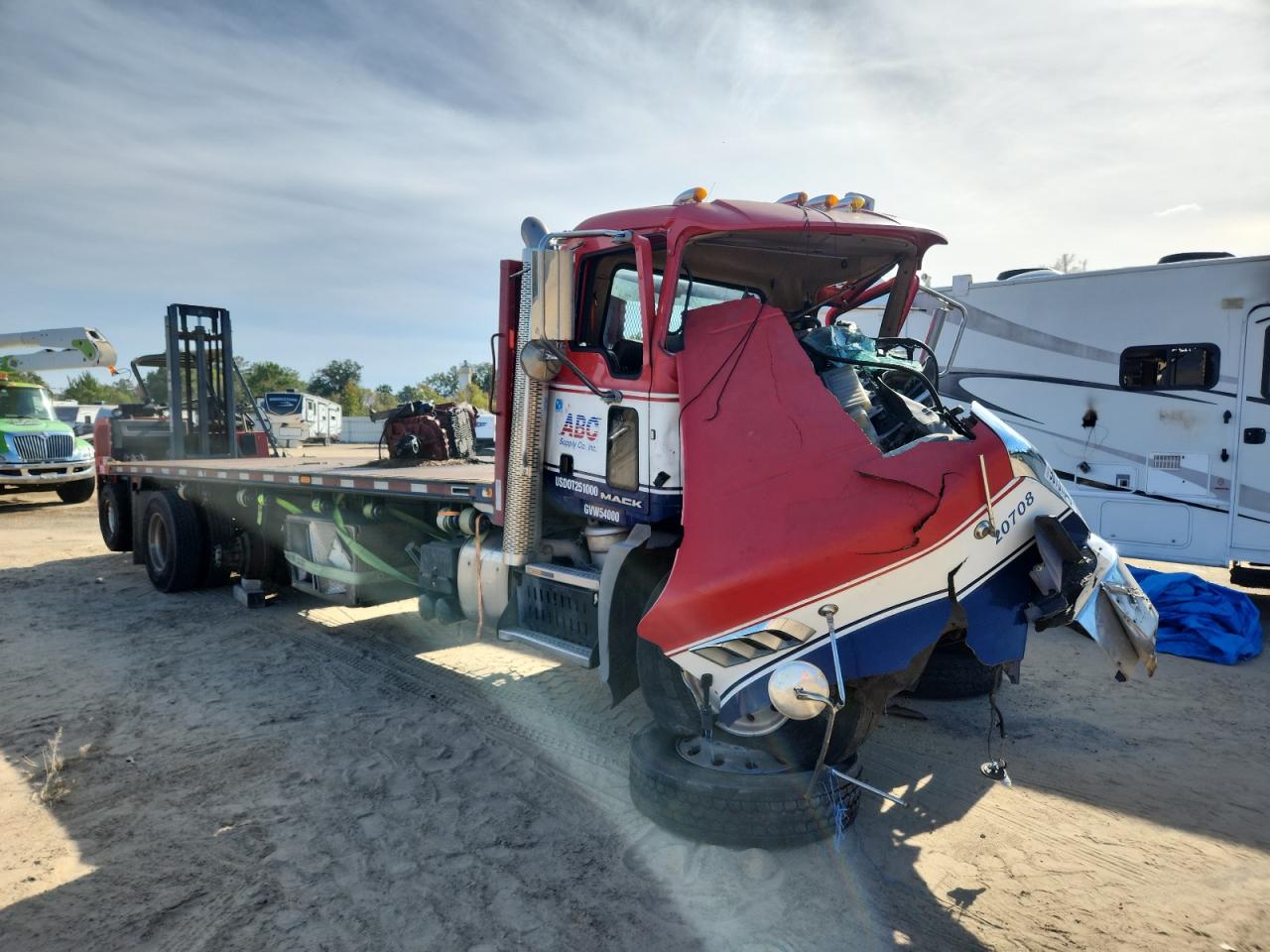 2017 Mack Gu713