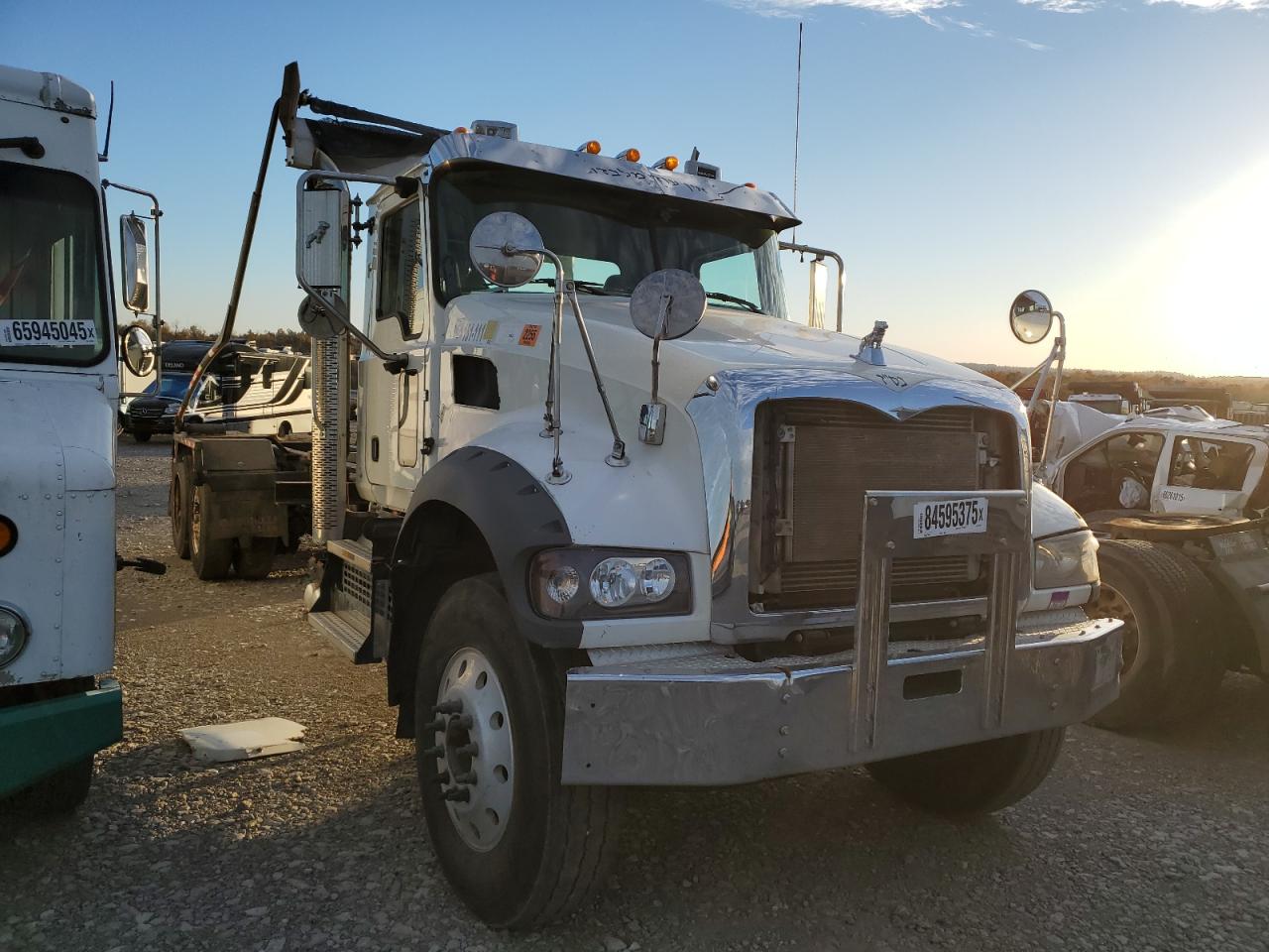 2020 Mack Granite