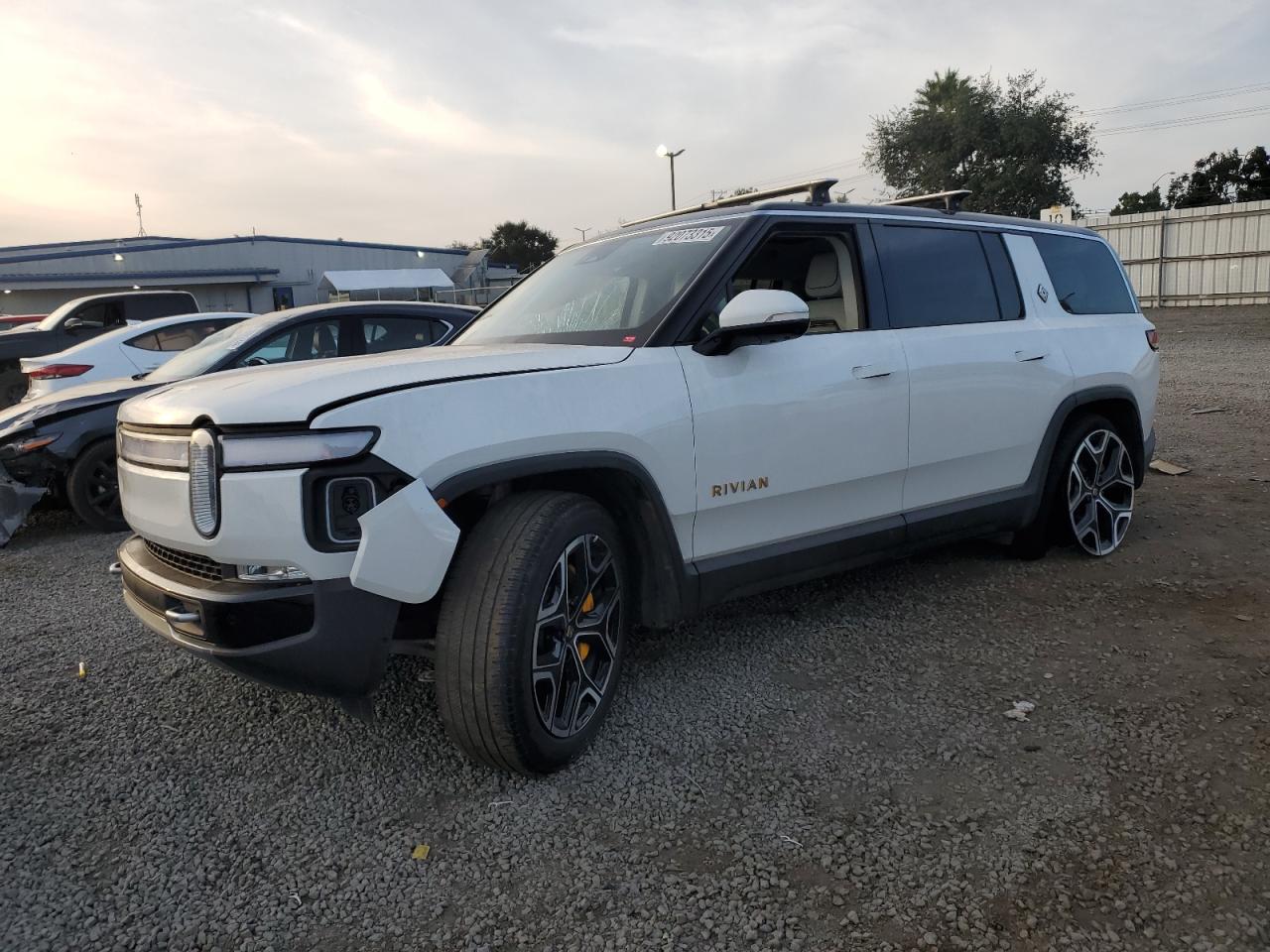 2024 Rivian R1s