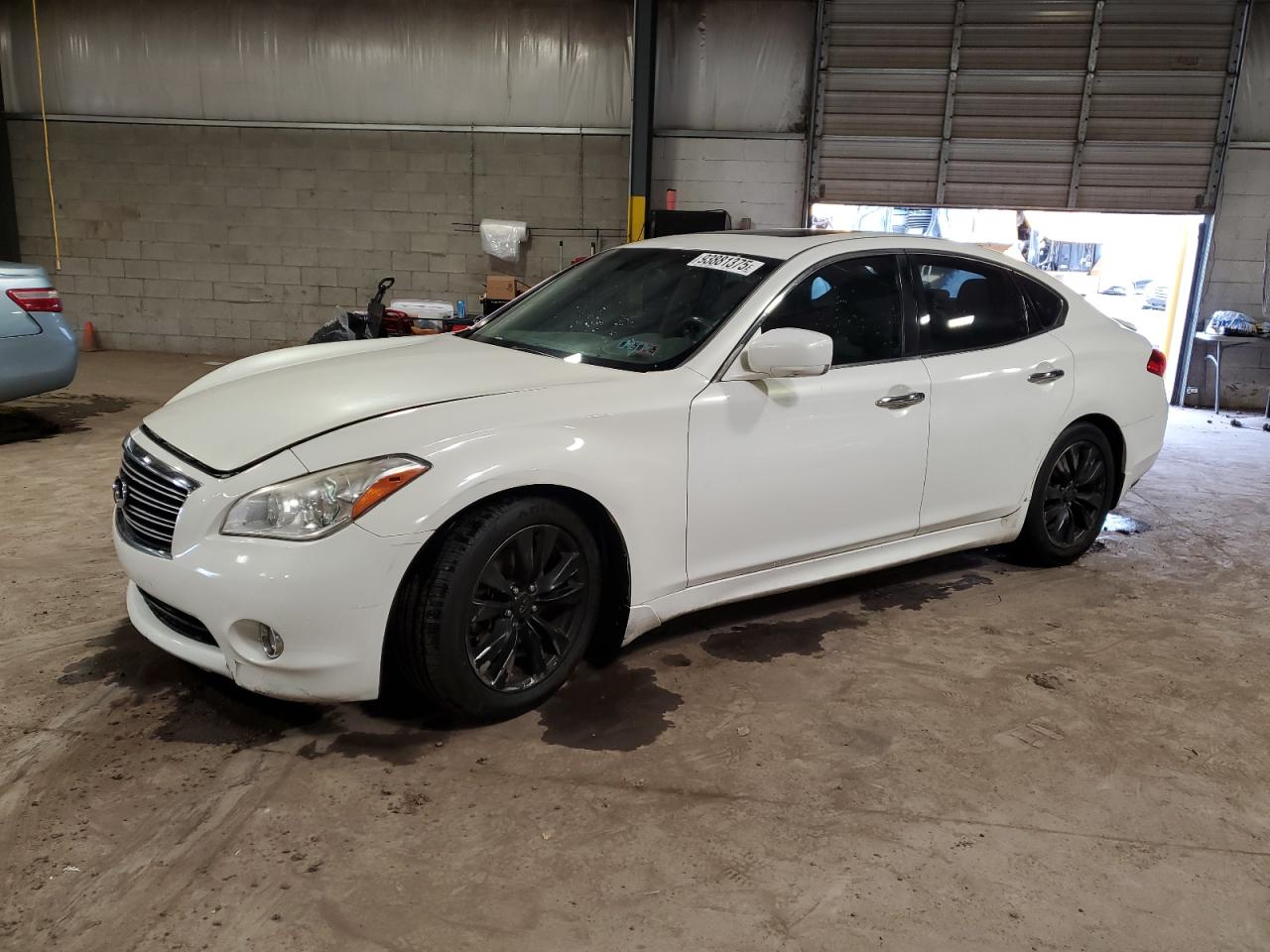 2012 Infiniti M37