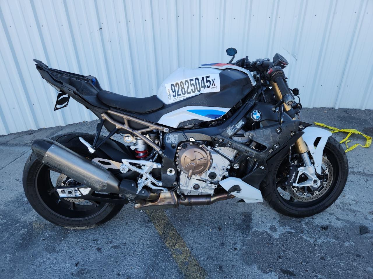 2022 BMW S 1000