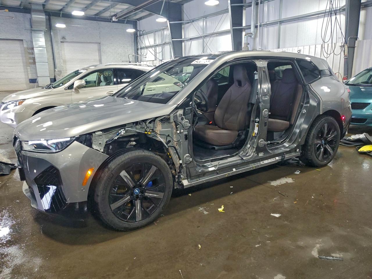 2025 BMW iX