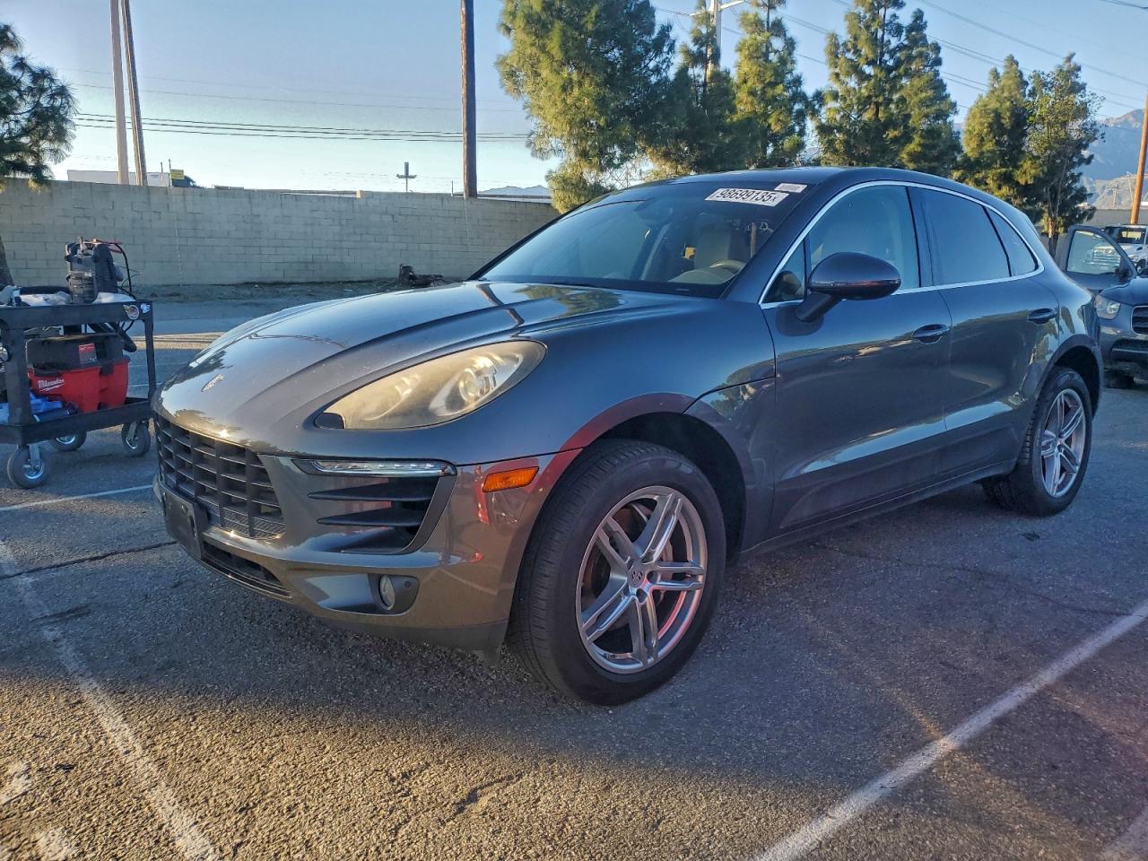 2016 Porsche Macan