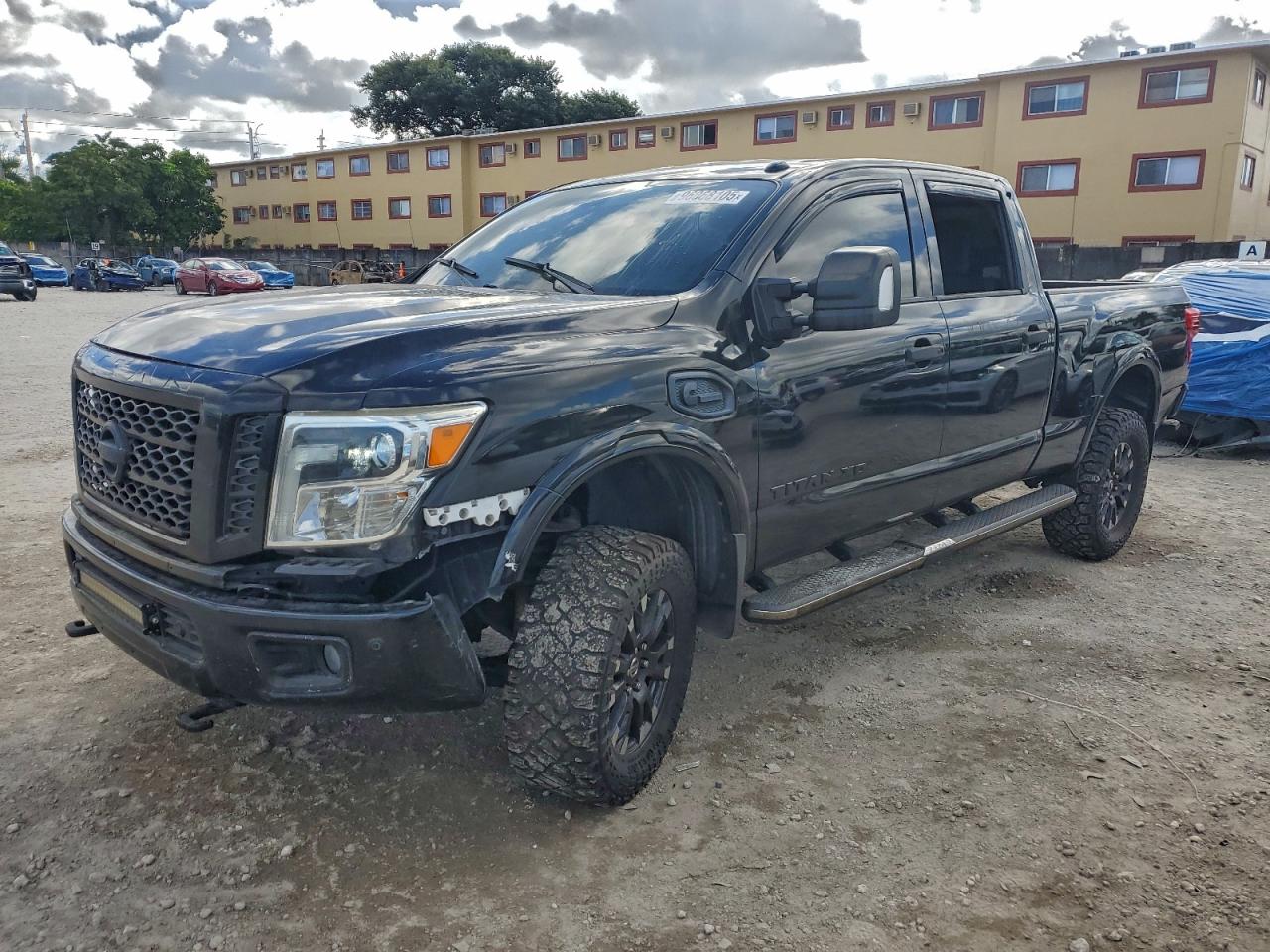 2016 Nissan Titan