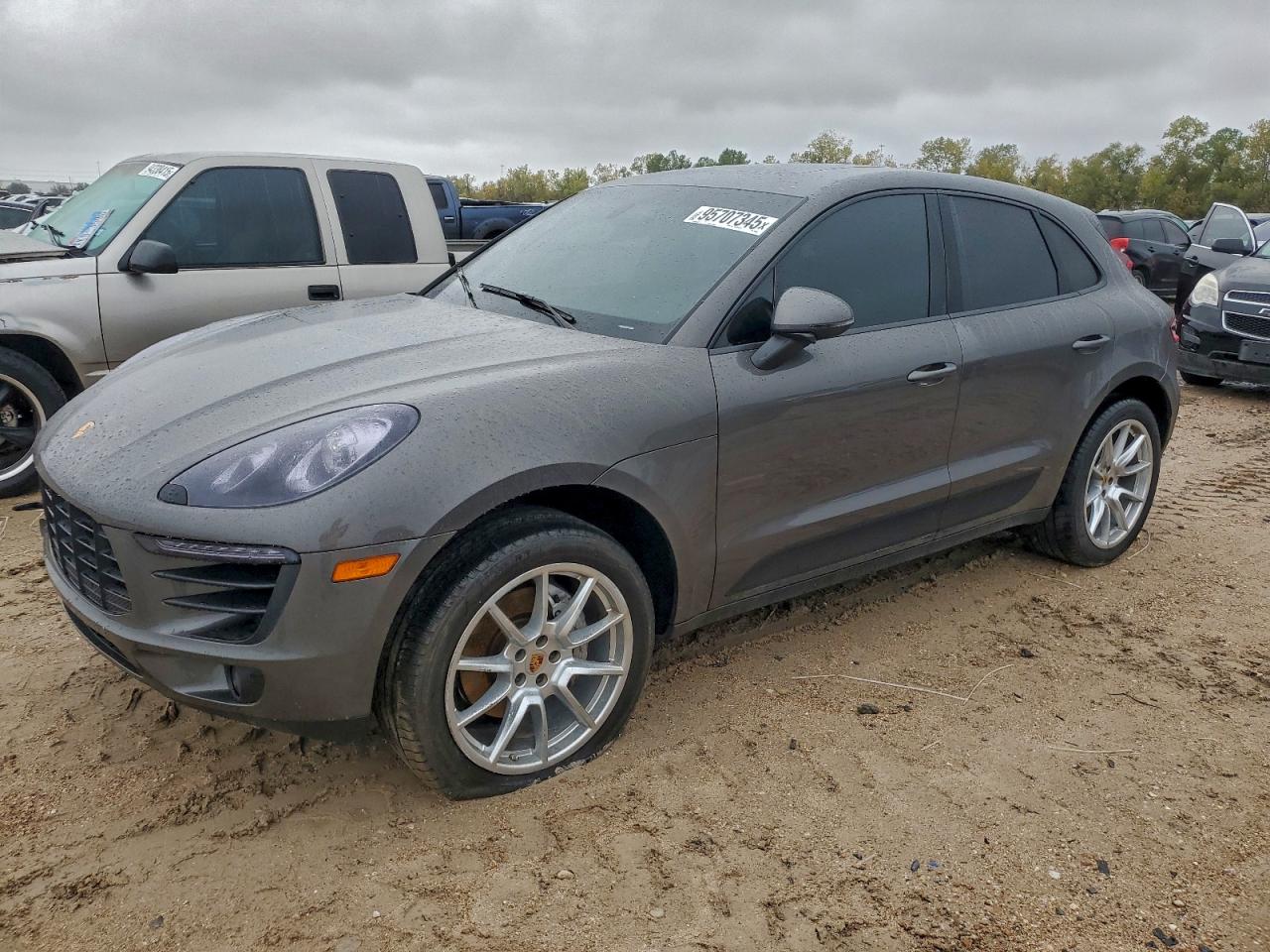 2016 Porsche Macan