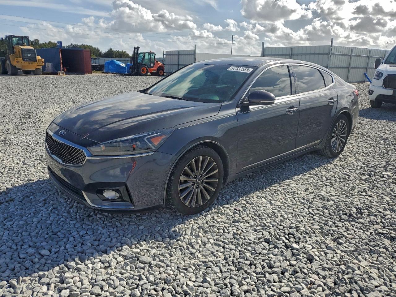 2017 Kia Cadenza