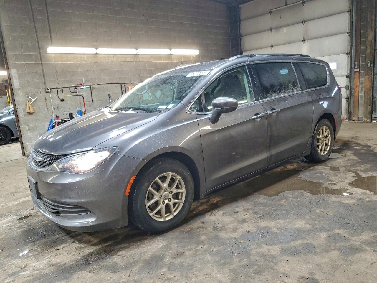 2020 Chrysler Voyager