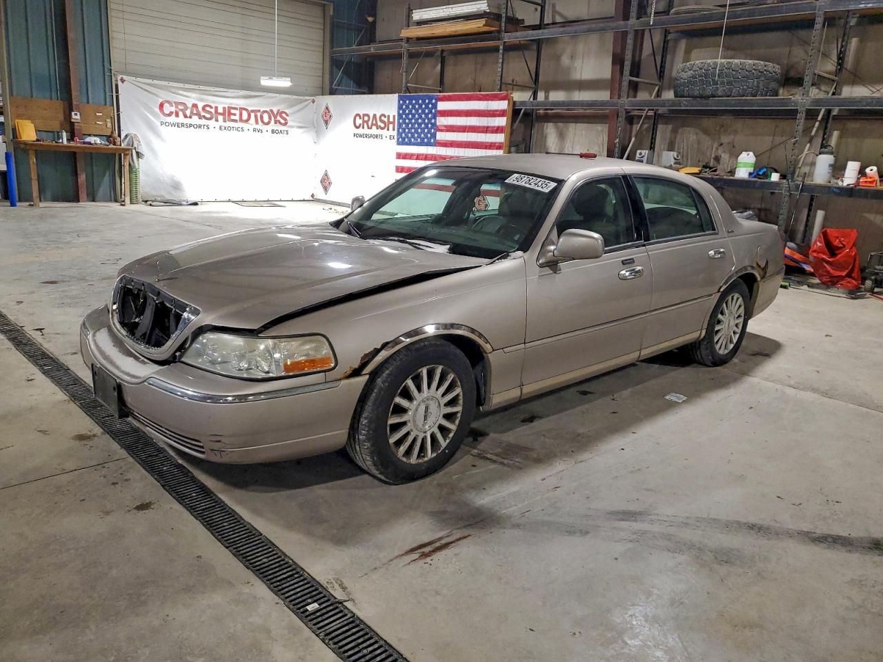 2003 Lincoln Town Car