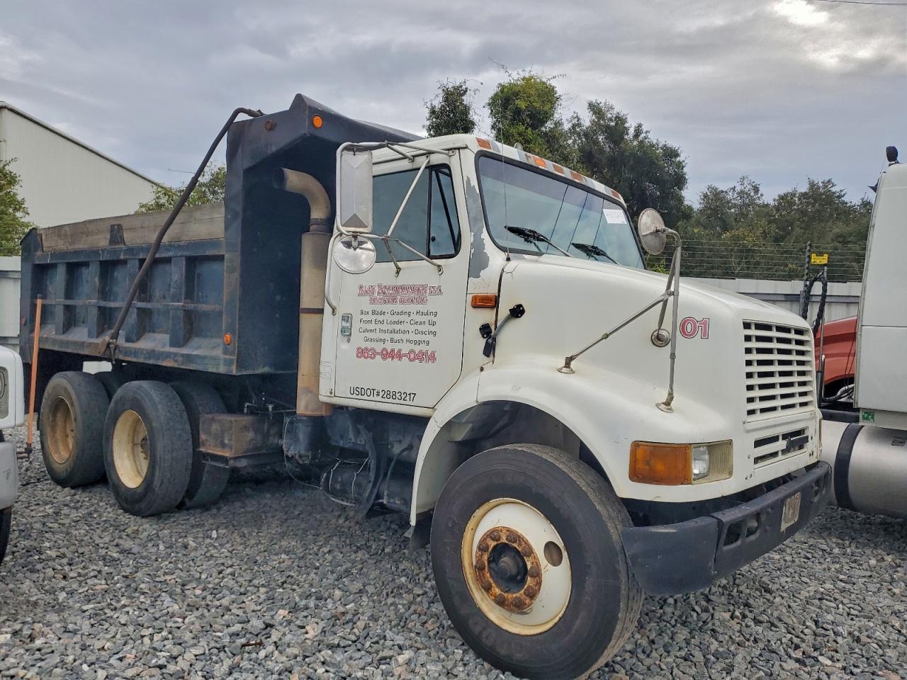 2001 International 8000-Series