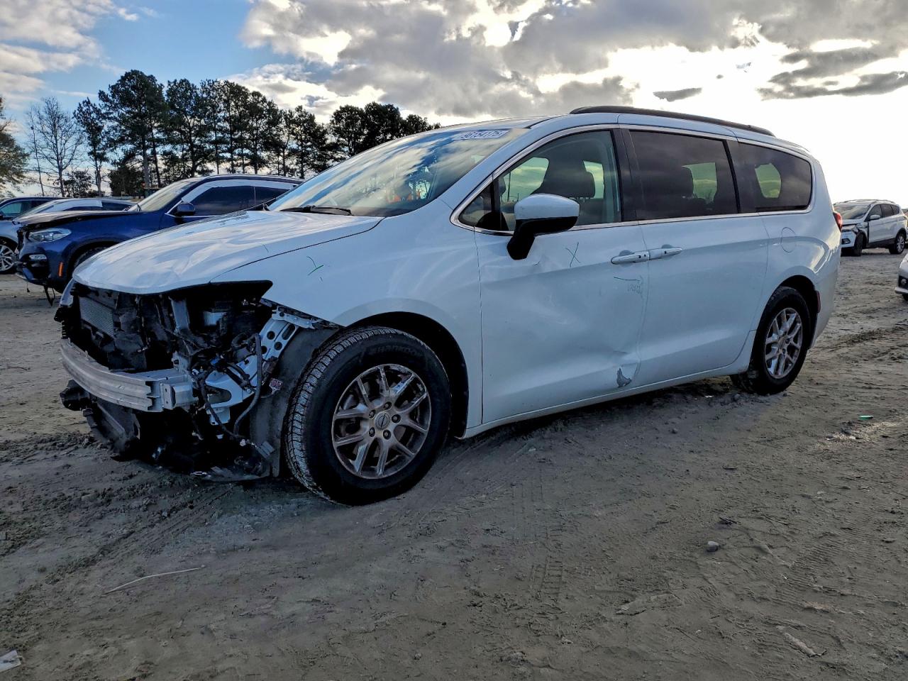 2021 Chrysler Voyager