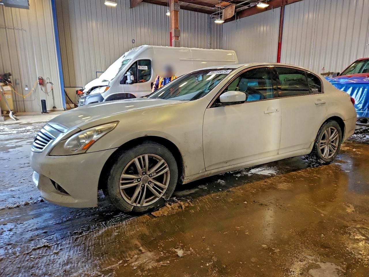 2011 Infiniti G37