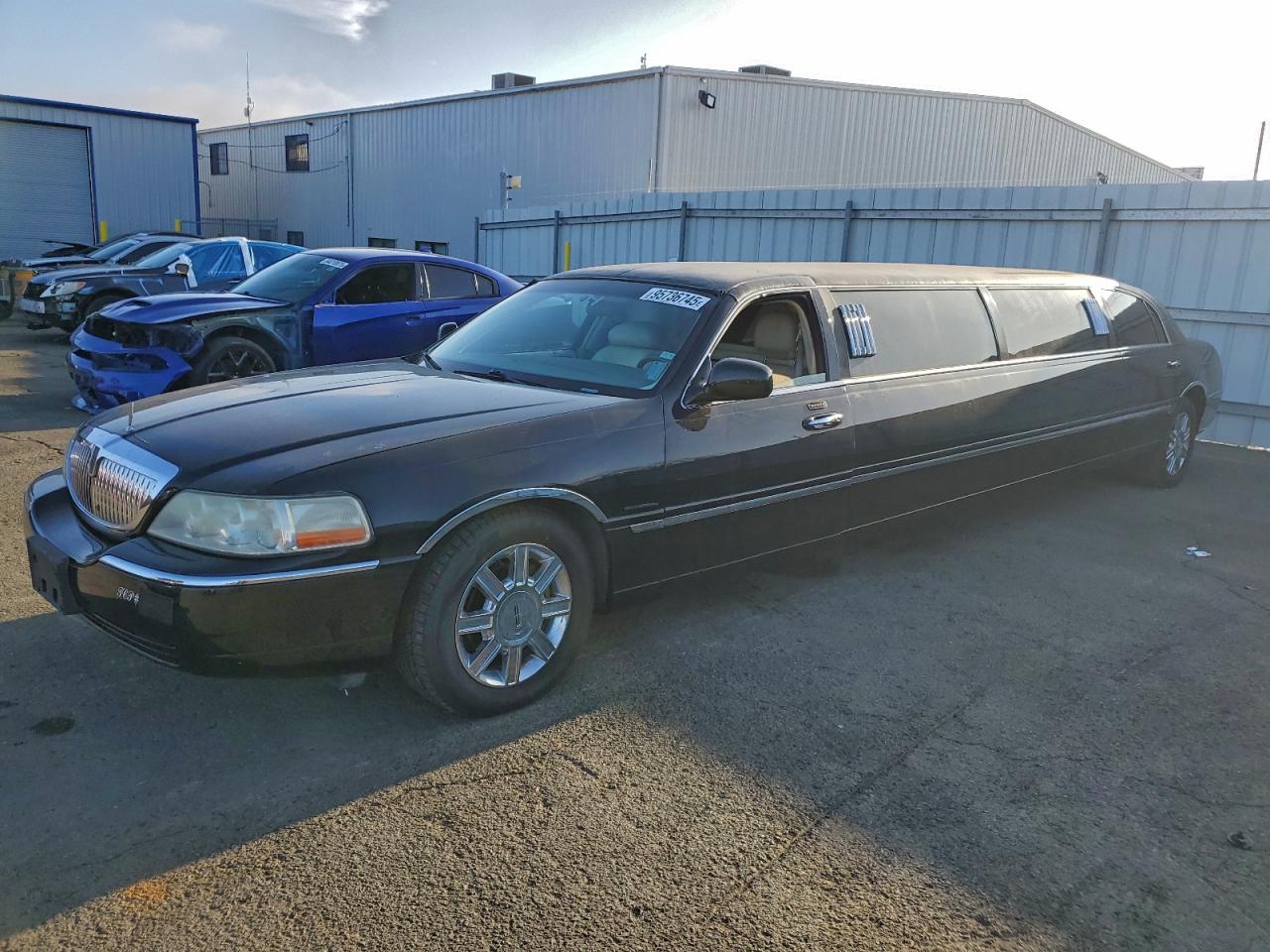 2003 Lincoln Town Car