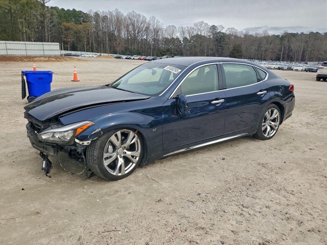 2015 Infiniti Q70