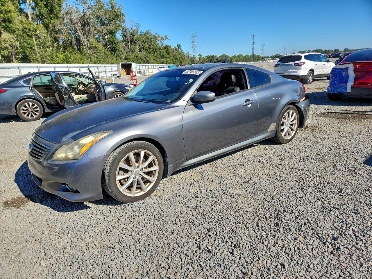 2012 Infiniti G37