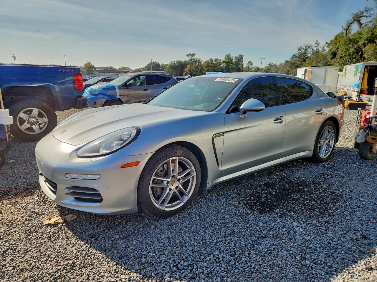 2016 Porsche Panamera