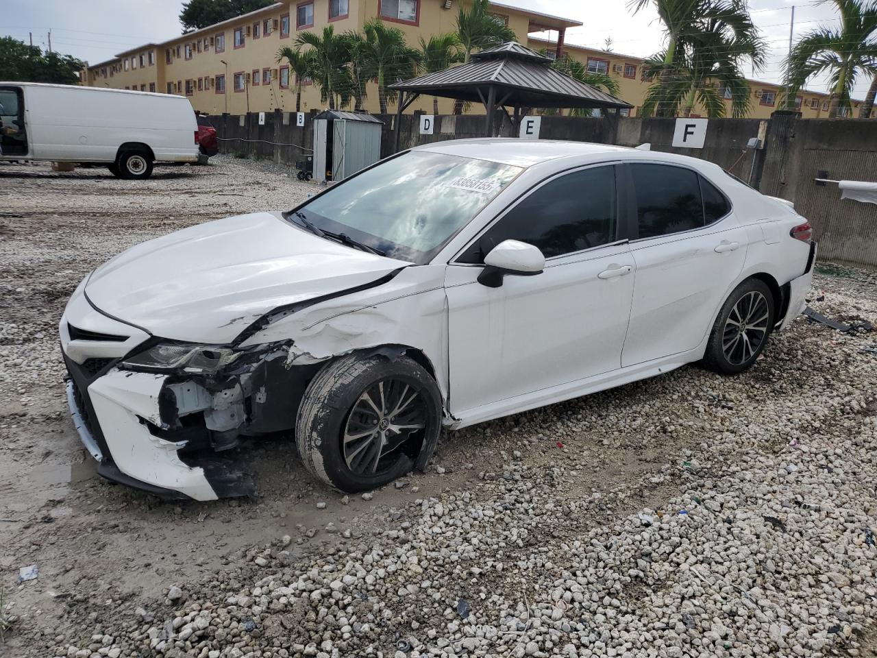 2020 Toyota Camry se SE